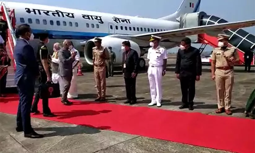 നാല് ദിവസത്തെ സന്ദർശനത്തിനായി രാഷ്ട്രപതി കേരളത്തിലെത്തി നാല് ദിവസത്തെ സന്ദർശനത്തിനായി രാഷ്ട്രപതി കേരളത്തിലെത്തി