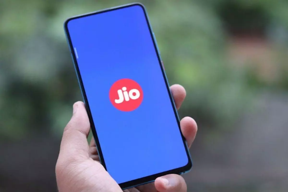 നിരക്ക് കൂട്ടിയത് തിരിച്ചടിയായി; ജിയോക്ക് നഷ്ടമായത് 1.29 കോടി വരിക്കാരെ, ബി.എസ്.എൻ.എല്ലിന് നേട്ടം നിരക്ക് കൂട്ടിയത് തിരിച്ചടിയായി; ജിയോക്ക് നഷ്ടമായത് 1.29 കോടി വരിക്കാരെ, ബി.എസ്.എൻ.എല്ലിന് നേട്ടം