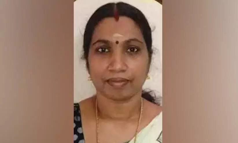 സ്വാശ്രയ കര്ഷക സമിതി സെക്രട്ടറിയെ ഓഫീസില് തൂങ്ങി മരിച്ചനിലയില് കണ്ടെത്തി സ്വാശ്രയ കര്ഷക സമിതി സെക്രട്ടറിയെ ഓഫീസില് തൂങ്ങി മരിച്ചനിലയില് കണ്ടെത്തി