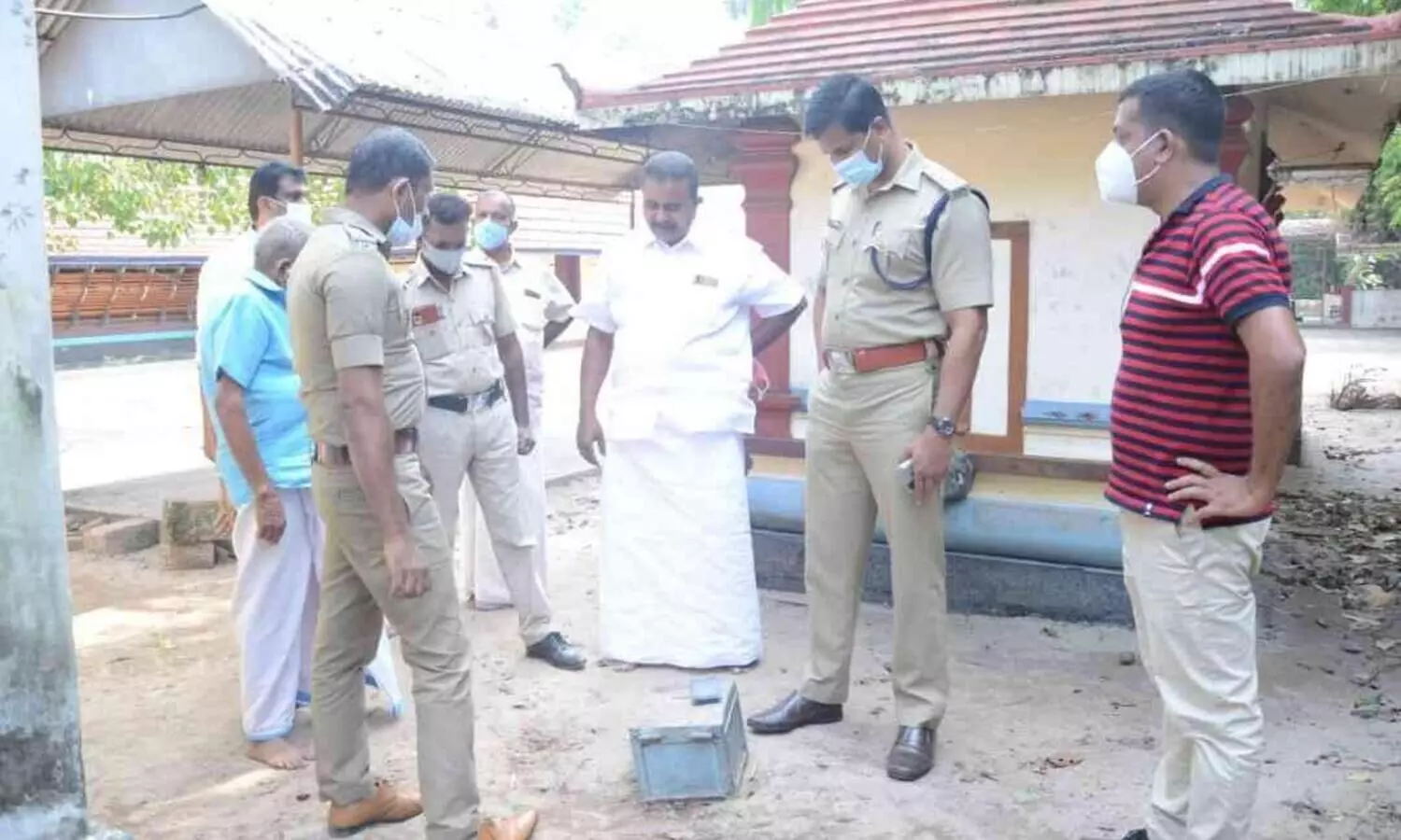 ചിങ്ങോലി കാവിൽ പടിക്കൽ ക്ഷേത്രത്തിൽ വൻ കവർച്ച; ആഭരണങ്ങളും പണവും കവർന്നു