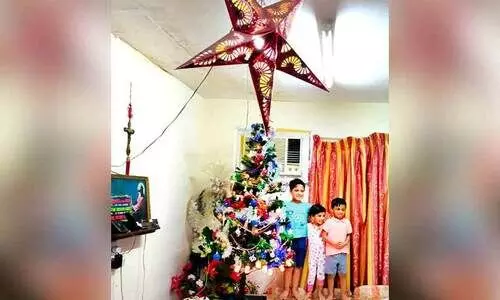 ക്രി​സ്​​മ​സ് അ​ല​ങ്കാ​ര​ങ്ങ​ളി​ൽ തി​ള​ങ്ങി നാ​ട്​