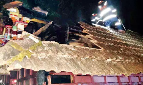 ഇരിങ്ങലിൽ ക്ഷേത്രത്തിന് തീപിടിച്ചു