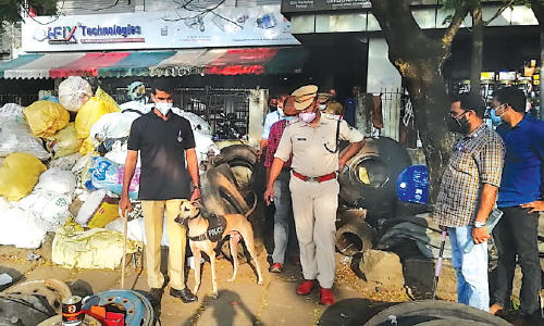 ആലപ്പുഴ ഇരട്ടക്കൊല:  കോ​ഴി​ക്കോ​ട് നഗരത്തിലെ വിവിധ ഭാഗങ്ങളിൽ പൊലീസ്​ പരിശോധന