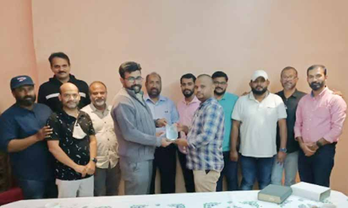 സു​ഹൈ​ൽ കാ​പ്പ​ന് സ​ഹ​പ്ര​വ​ർ​ത്ത​ക​ർ യാ​ത്ര​യ​യ​പ്പ് ന​ൽ​കി