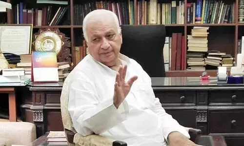 മുഖ്യമന്ത്രിയുടെ മലപ്പുറം പരാമർശം; ചീഫ്​ സെക്രട്ടറിയെയും ഡി.ജി.പിയെയും വിളിപ്പിച്ച് ഗവർണർ