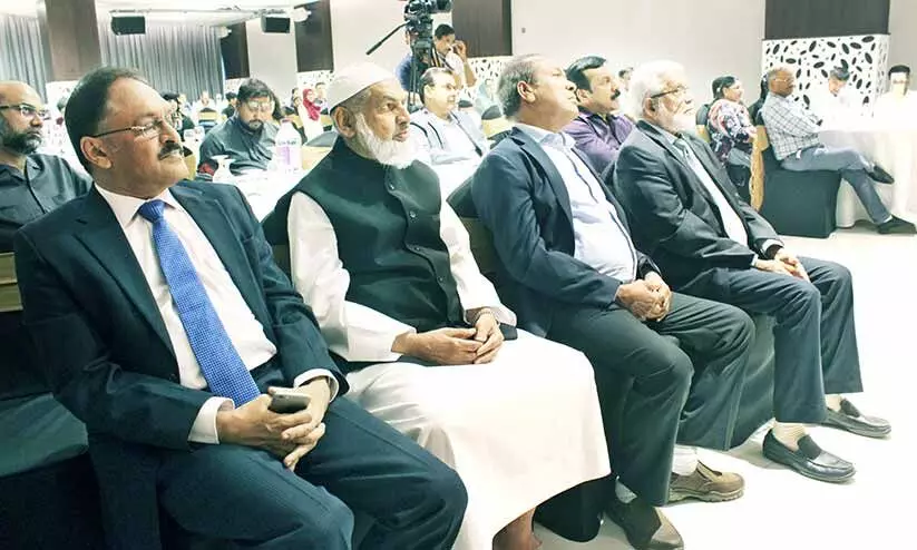 സത്യസന്ധത മുഖമുദ്ര: പ്രവാസത്തിനൊപ്പം വളർച്ച സത്യസന്ധത മുഖമുദ്ര: പ്രവാസത്തിനൊപ്പം വളർച്ച