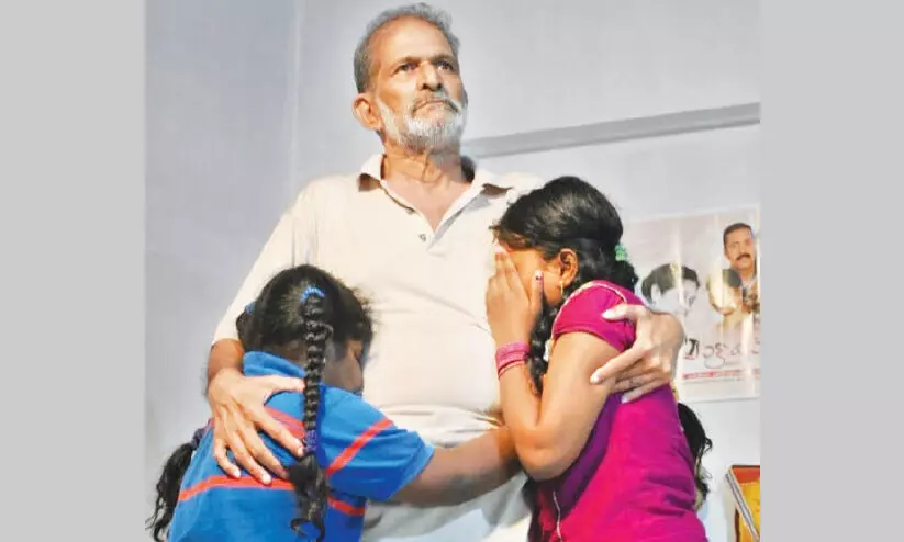 നാടക കുടുംബത്തിൽ ഇനി കാരണവരില്ല നാടക കുടുംബത്തിൽ ഇനി കാരണവരില്ല