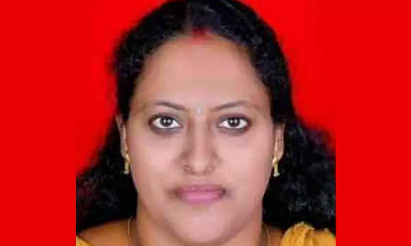 യുവതി കിണറ്റിൽ ചാടി ജീവനൊടുക്കി യുവതി കിണറ്റിൽ ചാടി ജീവനൊടുക്കി