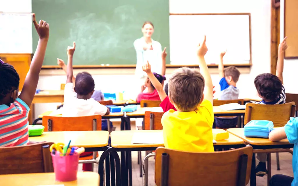 ദു​ബൈ​യി​ൽ സ്​​കൂ​ൾ സ​മ​യം കൂ​ട്ടാ​ൻ അ​നു​മ​തി