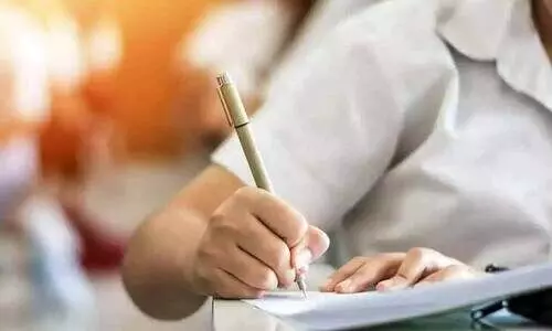 സമയം കുറവ്​, അമിത പഠനഭാരം; പ്ലസ്​ വൺ വിദ്യാർഥികൾ കുഴയുന്നു