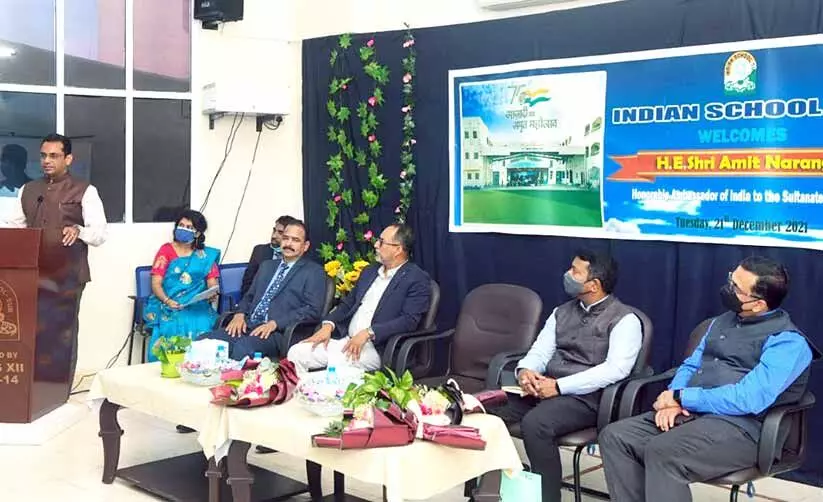 സൂ​ർ ഇ​ന്ത്യ​ൻ സ്​​കൂ​ളി​ൽ അം​ബാ​സ​ഡ​ർ​ക്ക്​ ഊ​ഷ്​​മ​ള വ​ര​വേ​ൽ​പ്​