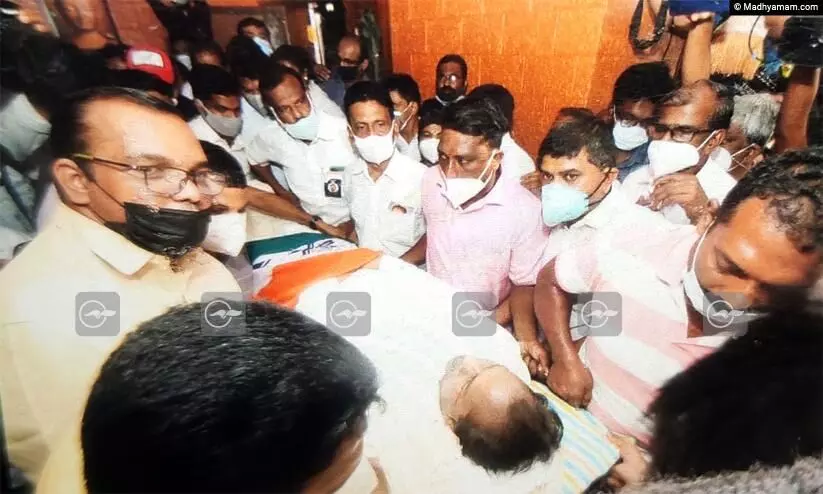 പി.ടി തോമസിന് അന്ത്യാഞ്ജലിയർപ്പിക്കാൻ മുഖ്യമന്ത്രി എത്തും പി.ടി തോമസിന് അന്ത്യാഞ്ജലിയർപ്പിക്കാൻ മുഖ്യമന്ത്രി എത്തും