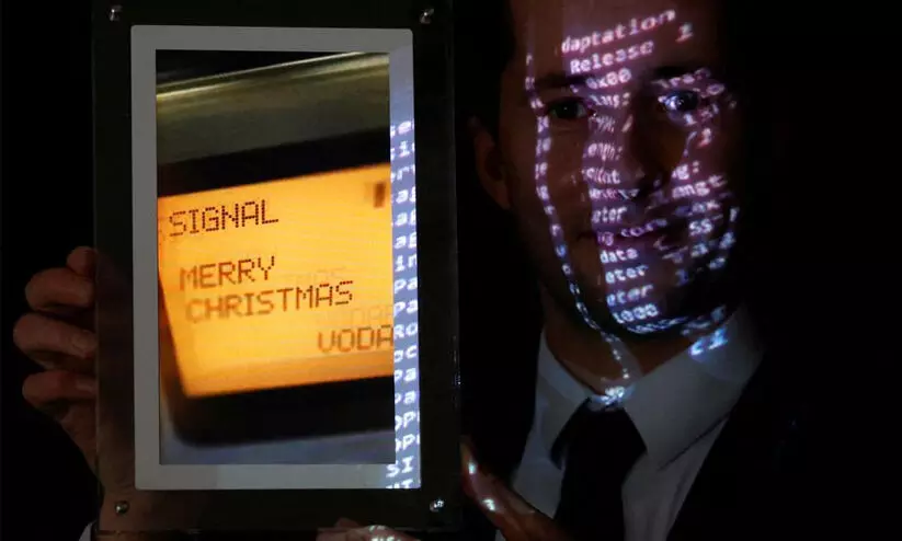 രണ്ടേ രണ്ട് വാക്ക് മാത്രം; ലോകത്തിലെ ആദ്യ എസ്​.എം.എസ്​ ലേലത്തിൽ വിറ്റത്​ ഭീമൻ തുകയ്ക്ക്​