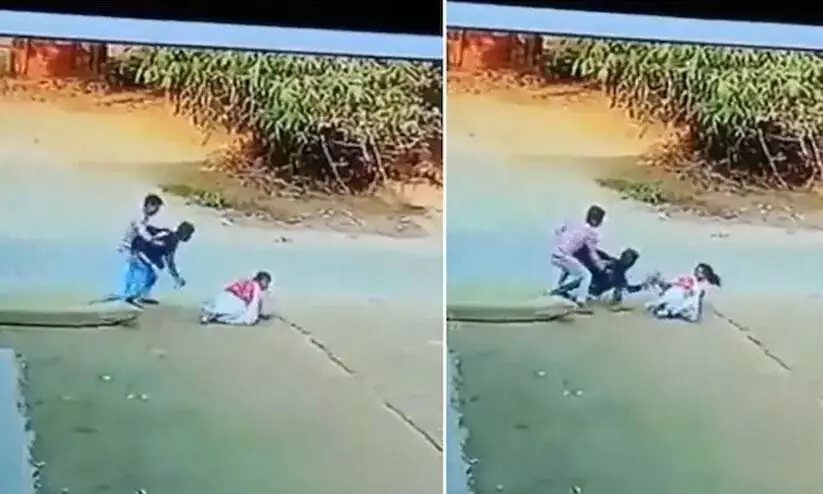 പീഡനശ്രമം ചെറുത്ത എട്ടാം ക്ലാസുകാരിയെ കുത്തിയത് എട്ടുതവണ; പ്രതി പിടിയിൽ പീഡനശ്രമം ചെറുത്ത എട്ടാം ക്ലാസുകാരിയെ കുത്തിയത് എട്ടുതവണ; പ്രതി പിടിയിൽ