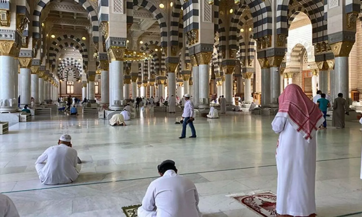 കോവിഡ് വ്യാപനം: പള്ളികളിൽ മുൻകരുതൽ ശക്തമാക്കണമെന്ന് സൗദി മതകാര്യ മന്ത്രാലയം