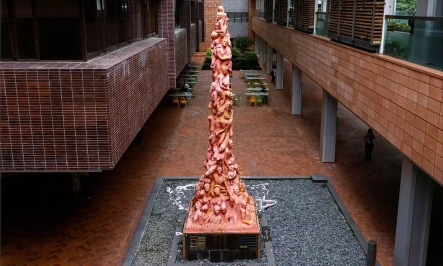 ടി​യാ​ന​ൻ​മെ​ൻ കൂ​ട്ട​ക്കൊ​ല: ഹോ​ങ്കോ​ങ് സ​ർ​വ​ക​ലാ​ശാ​ല​യി​ലെ പ്ര​തി​മ നീ​ക്കി