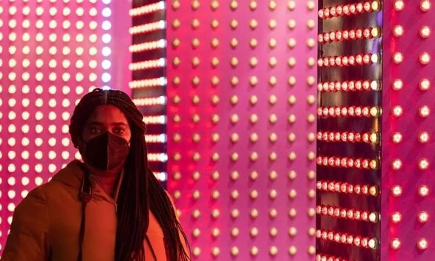 ഒ​മി​​ക്രോ​ൺ ത​ട​യാ​ൻ തു​ണി​മാ​സ്​​ക്​ മ​തി​യാ​കി​ല്ല