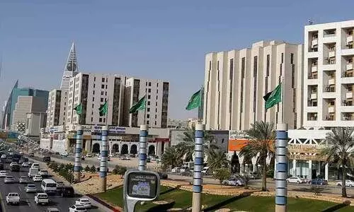 സൗ​ദി സ്വ​കാ​ര്യ തൊ​ഴി​ൽ​രം​ഗത്ത്​ കൂ​ടു​ത​ൽ മേ​ഖ​ല​ക​ളി​ലേ​ക്ക്​ സ്വ​ദേ​ശി​വ​ത്​​ക​ര​ണം വ്യാ​പി​പ്പി​ക്കു​ന്നു