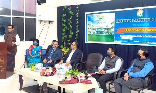 സൂ​ർ ഇ​ന്ത്യ​ൻ സ്​​കൂ​ളി​ൽ അം​ബാ​സ​ഡ​ർ​ക്ക്​ ഊ​ഷ്​​മ​ള വ​ര​വേ​ൽ​പ്​