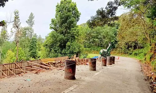 സഞ്ചാരികളെ കാത്ത് പൊന്മുടിയും പേപ്പാറയും; എന്നു തുറക്കും? സഞ്ചാരികളെ കാത്ത് പൊന്മുടിയും പേപ്പാറയും; എന്നു തുറക്കും?