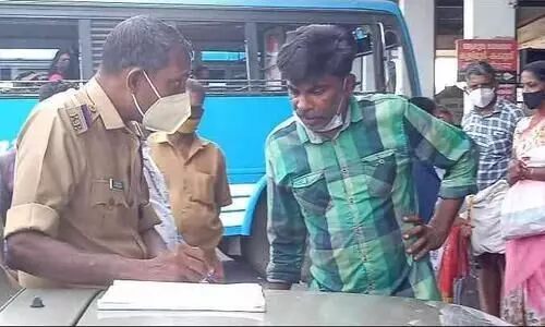 ബസ് സ്റ്റാൻഡിൽ മാല പൊട്ടിക്കാൻ ശ്രമിച്ചയാളെ പിടികൂടി 