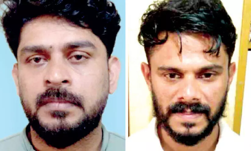 വാഹനം വാ​ങ്ങാ​നെ​ന്ന വ്യാ​ജേ​നയെ​ത്തി കാ​റു​മാ​യി ക​ട​ന്ന ര​ണ്ടു​പേ​ർ അ​റ​സ്റ്റി​ൽ