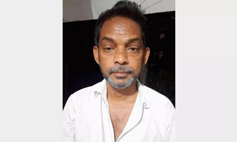 കരൾ രോഗം ബാധിച്ചയാൾ ചികിത്സ സഹായം തേടുന്നു കരൾ രോഗം ബാധിച്ചയാൾ ചികിത്സ സഹായം തേടുന്നു