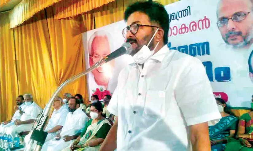 കോൺഗ്രസ്​ വിമതരുടെ സംഗമവേദിയായി പെ​രി​ങ്ങോ​ട്ടു​കു​റു​ശ്ശിയിലെ അനുസ്​മരണച്ചടങ്ങ്​