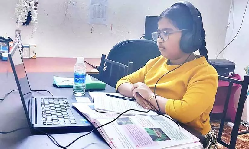 കുട്ടികളുടെ ഇൻറർനെറ്റ് ഉപയോഗം; രക്ഷിതാക്കൾ ആശങ്കാകുലർ കുട്ടികളുടെ ഇൻറർനെറ്റ് ഉപയോഗം; രക്ഷിതാക്കൾ ആശങ്കാകുലർ