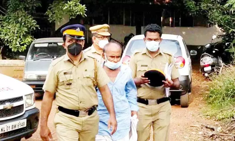 ഭാര്യയെ കഴുത്തറുത്ത് കൊലപ്പെടുത്തിയ കേസ്: ഭർത്താവ് റിമാൻഡിൽ ഭാര്യയെ കഴുത്തറുത്ത് കൊലപ്പെടുത്തിയ കേസ്: ഭർത്താവ് റിമാൻഡിൽ