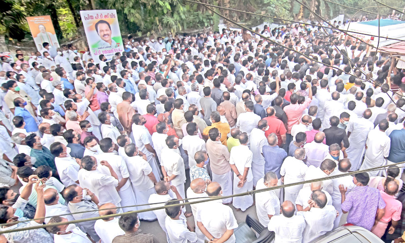 പി.ടിക്ക് ഇടുക്കിയുടെ പ്രണാമം പി.ടിക്ക് ഇടുക്കിയുടെ പ്രണാമം
