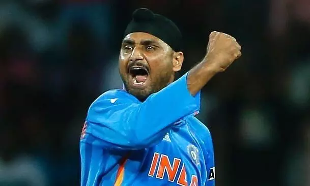 ഹർഭജൻ സിങ് ക്രിക്കറ്റിൽ നിന്ന് വിരമിച്ചു ഹർഭജൻ സിങ് ക്രിക്കറ്റിൽ നിന്ന് വിരമിച്ചു