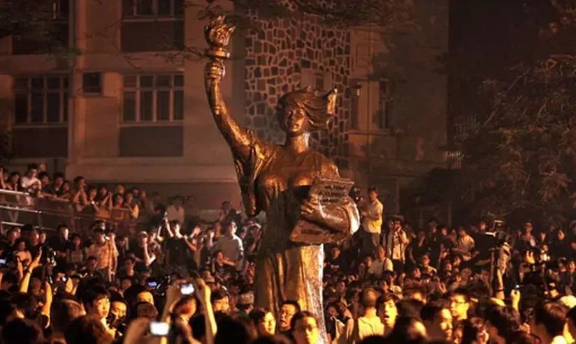 ജ​നാ​ധി​പ​ത്യ സ്മാ​ര​ക​ങ്ങ​ൾ നീ​ക്കി കൂ​ടു​ത​ൽ ഹോ​ങ്കോ​ങ്​ സ​ർ​വ​ക​ലാ​ശാ​ല​ക​ൾ