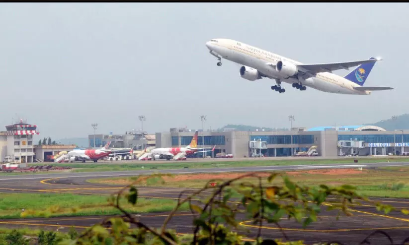 കരിപ്പൂരിൽ റൺവേ നീളം കുറക്കാൻ നീക്കം; നടപടി റിസ നീളം വർധിപ്പിക്കാൻ എന്ന പേരിൽ കരിപ്പൂരിൽ റൺവേ നീളം കുറക്കാൻ നീക്കം; നടപടി റിസ നീളം വർധിപ്പിക്കാൻ എന്ന പേരിൽ