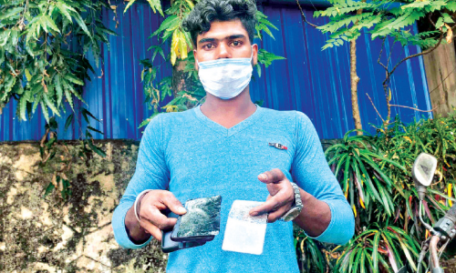 കോ​വി​ഡ് വാ​ക്സി​ന് പാ​രി​തോ​ഷി​കം വേ​ണ​മെ​ന്ന്; ചോ​ദ്യം ചെ​യ്ത അ​ന്ത​ർ​സം​സ്ഥാ​ന തൊ​ഴി​ലാ​ളി​ക്ക് മ​ർ​ദ​നം