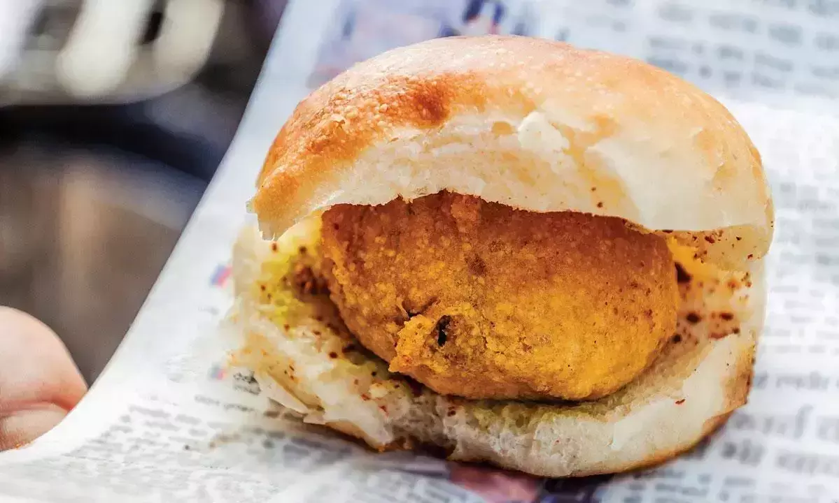 ന്യൂസ്​പേപ്പറുകളിൽ പൊതിഞ്ഞ്​ ഭക്ഷ്യവസ്തുക്കൾ നൽകുന്നതിന്​ വിലക്ക്