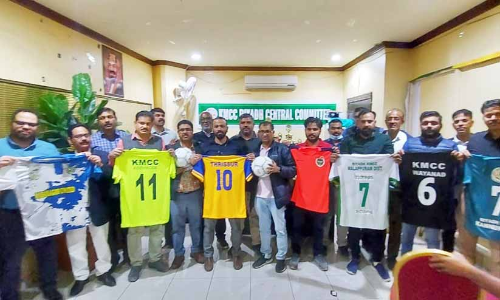 ഫെ​സ്​​റ്റി​വി​സ്​​റ്റ 2021 കെ.​എം.​സി.​സി ജി​ല്ല ത​ല ഫു​ട്ബാ​ൾ ഇ​ന്ന്​