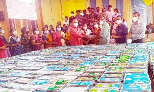 വിദ്യാർഥികൾ വിറ്റത് 2500 ബിരിയാണി; പണം വിനോദവിജ്ഞാന കേന്ദ്രത്തിന്