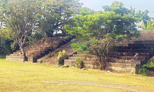 റിക്രിയേഷൻ സ്​റ്റേഡിയത്തിലെ ഗാലറി പൊളിക്കാൻ ഉത്തരവ്​