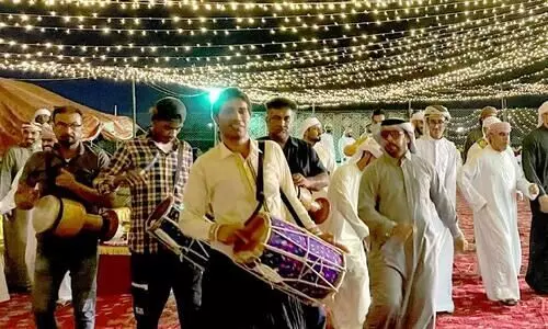 മാസ്മരികം, കാവ്യാത്മകം അല്‍ യൗലാ വിജയ നൃത്തം