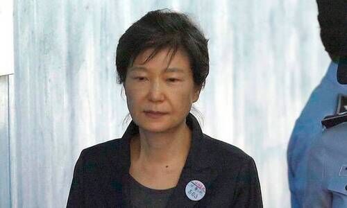 മു​ൻ പ്ര​സി​ഡ​ന്‍റ്​ പാ​ർ​ക്​ ഗ്യൂ​ൻ ഹെ​ക്ക്​ ദ​ക്ഷി​ണ കൊ​റി​യ പൊ​തു​മാ​പ്പ്​ ന​ൽ​കും