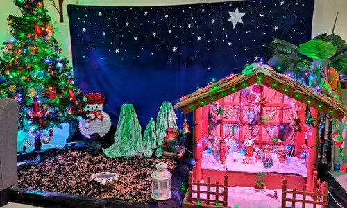 ഹാപ്പി ക്രിസ്മസ്​