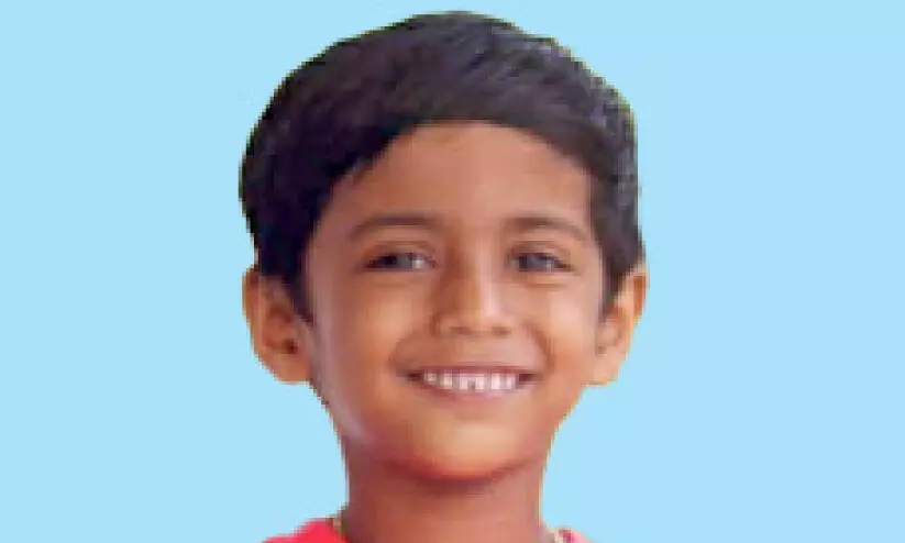 നി​ർ​ത്തി​യി​ട്ട ജീ​പ്പ്​ ഉ​രു​ണ്ട് ദേ​ഹ​ത്ത് ക​യ​റി വി​ദ്യാ​ർ​ഥി മ​രി​ച്ചു