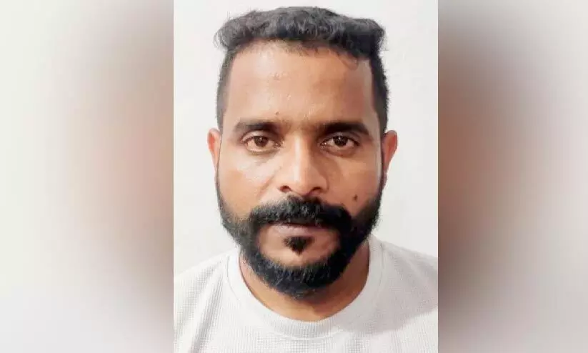 യു​വാ​വി​നെ വീ​ട്ടി​ല്‍ ക​യ​റി വെ​ട്ടി​പ്പ​രി​ക്കേ​ല്‍പി​ച്ച​യാ​ള്‍ അ​റ​സ്​​റ്റി​ല്‍