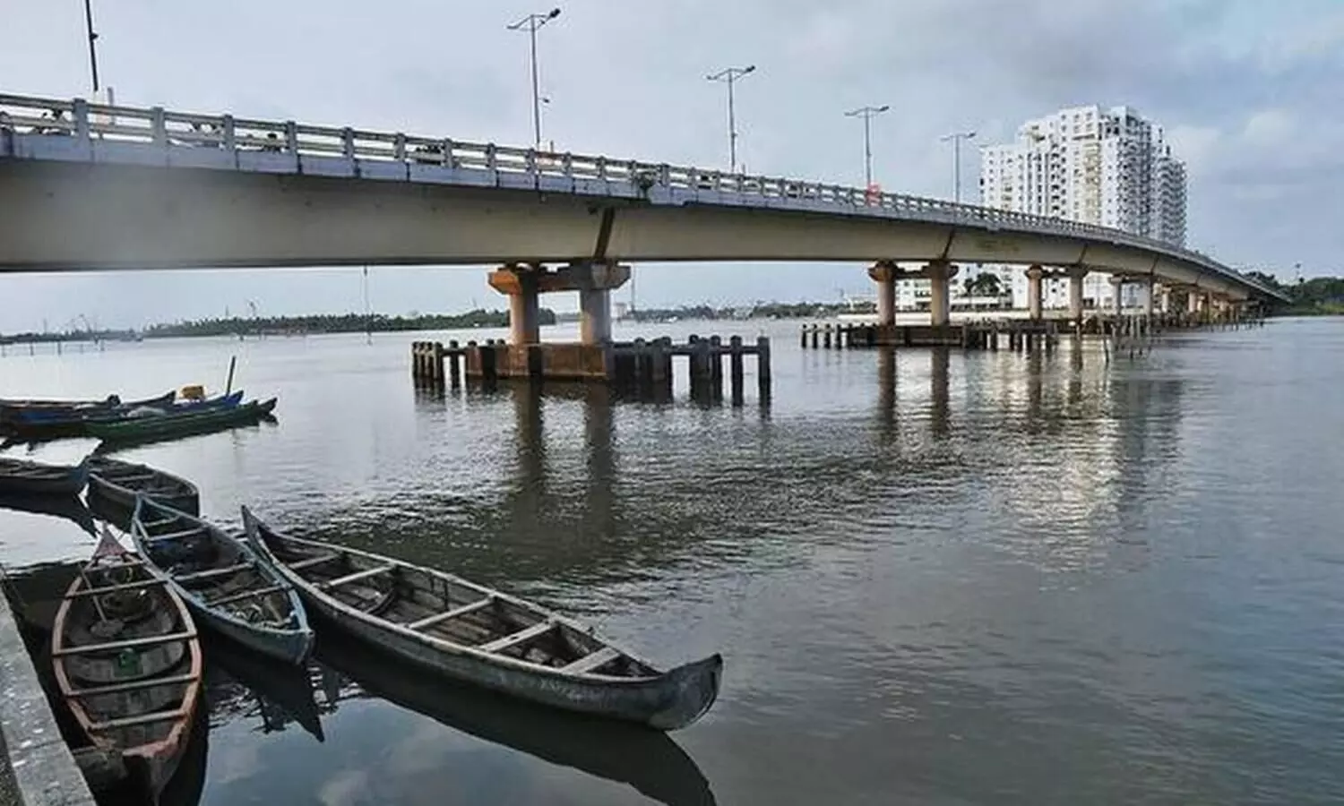 എറണാകുളം ഗോശ്രീ ഒന്നാം പാലത്തിൽ ഗതാഗത ക്രമീകരണം