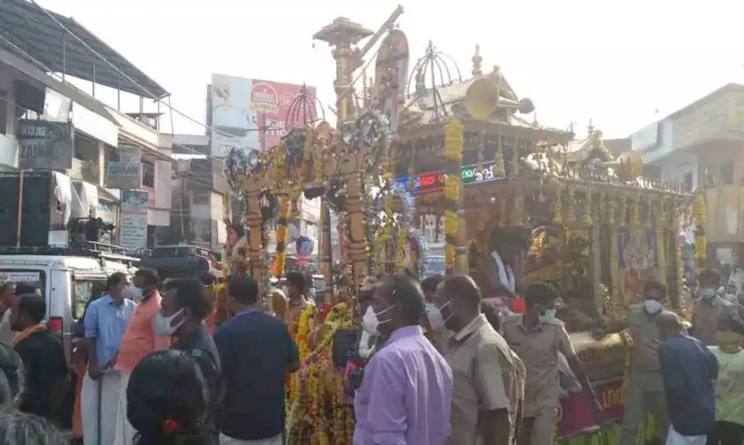 തങ്കയങ്കി രഥഘോഷയാത്ര പമ്പയിലെത്തി