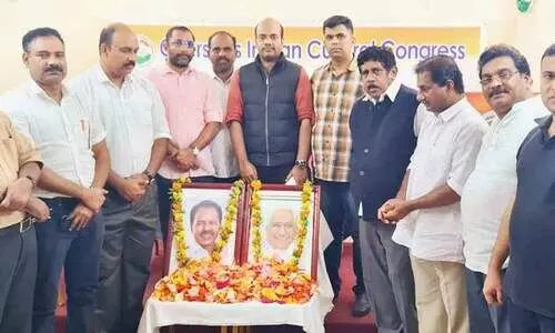 പി.​ടി. തോ​മ​സ്, കെ. ​ക​രു​ണാ​ക​ര​ൻ: ജ​ന​ഹൃ​ദ​യ​ങ്ങ​ളി​ൽ എ​ക്കാ​ല​വും നി​ല​നി​ൽ​ക്കു​ന്ന നേ​താ​ക്ക​ൾ –ഒ.​​െഎ.​സി.​സി