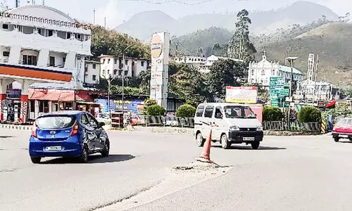 ട്രാഫിക് ഐലൻഡ്​ ഇല്ല; മൂന്നാറിൽ ഗതാഗതക്കുരുക്ക്​