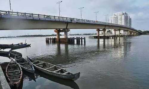 എറണാകുളം ഗോശ്രീ ഒന്നാം പാലത്തിൽ ഗതാഗത ക്രമീകരണം