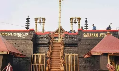 ശബരിമല ഭണ്ഡാരത്തിൽ നിന്നും പണം കവർന്ന ദേവസ്വം ജീവനക്കാരൻ പിടിയിൽ